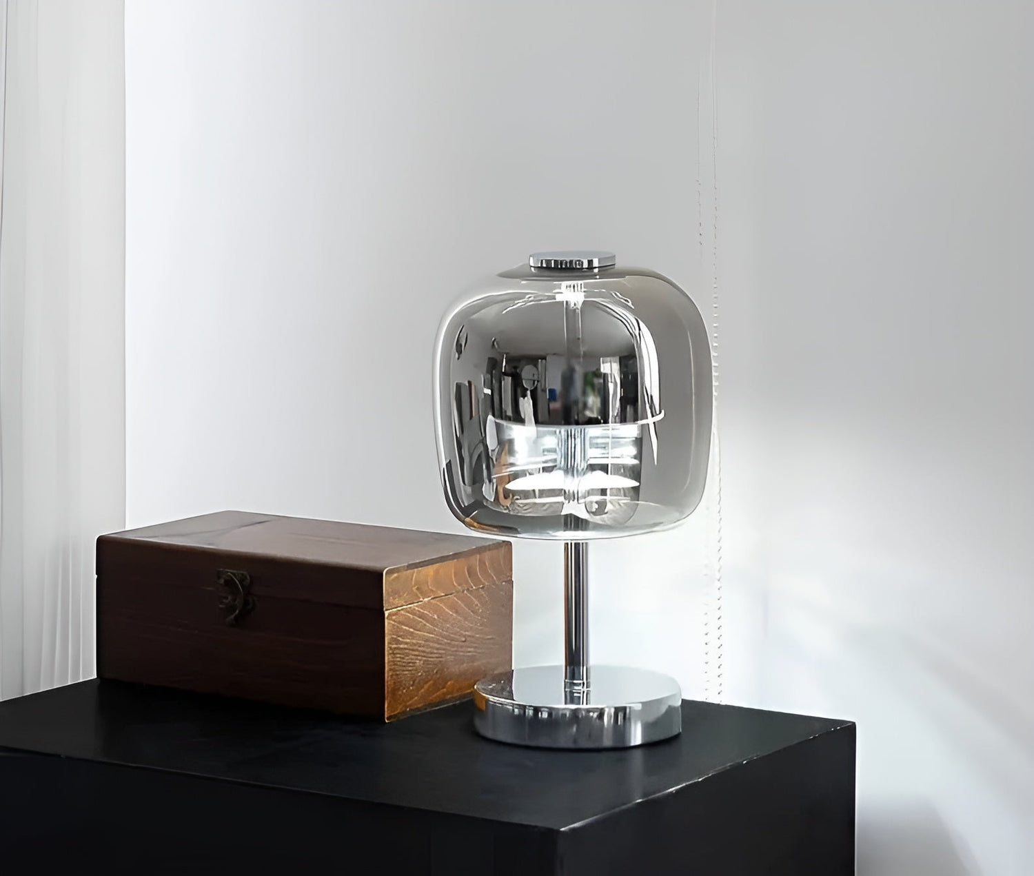 GlowSphere Table Lamp