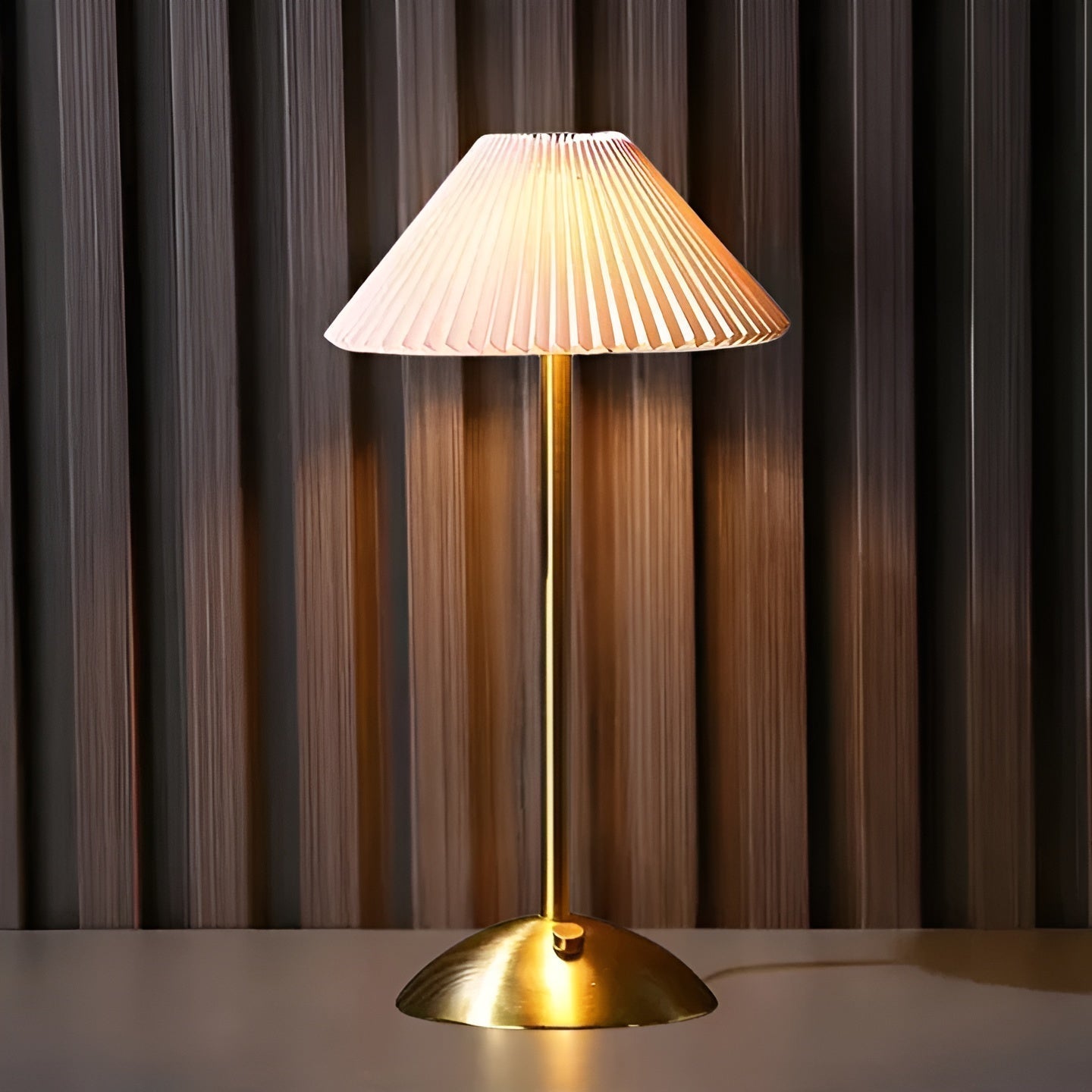 LumiFlex Wireless Table Lamp