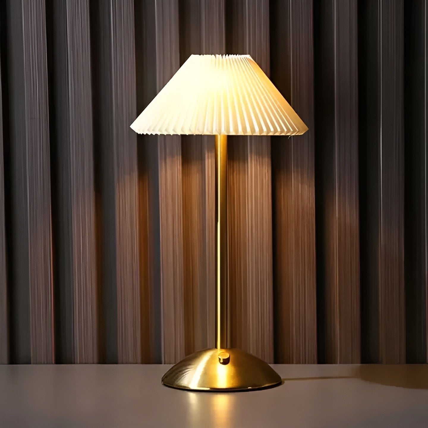 LumiFlex Wireless Table Lamp