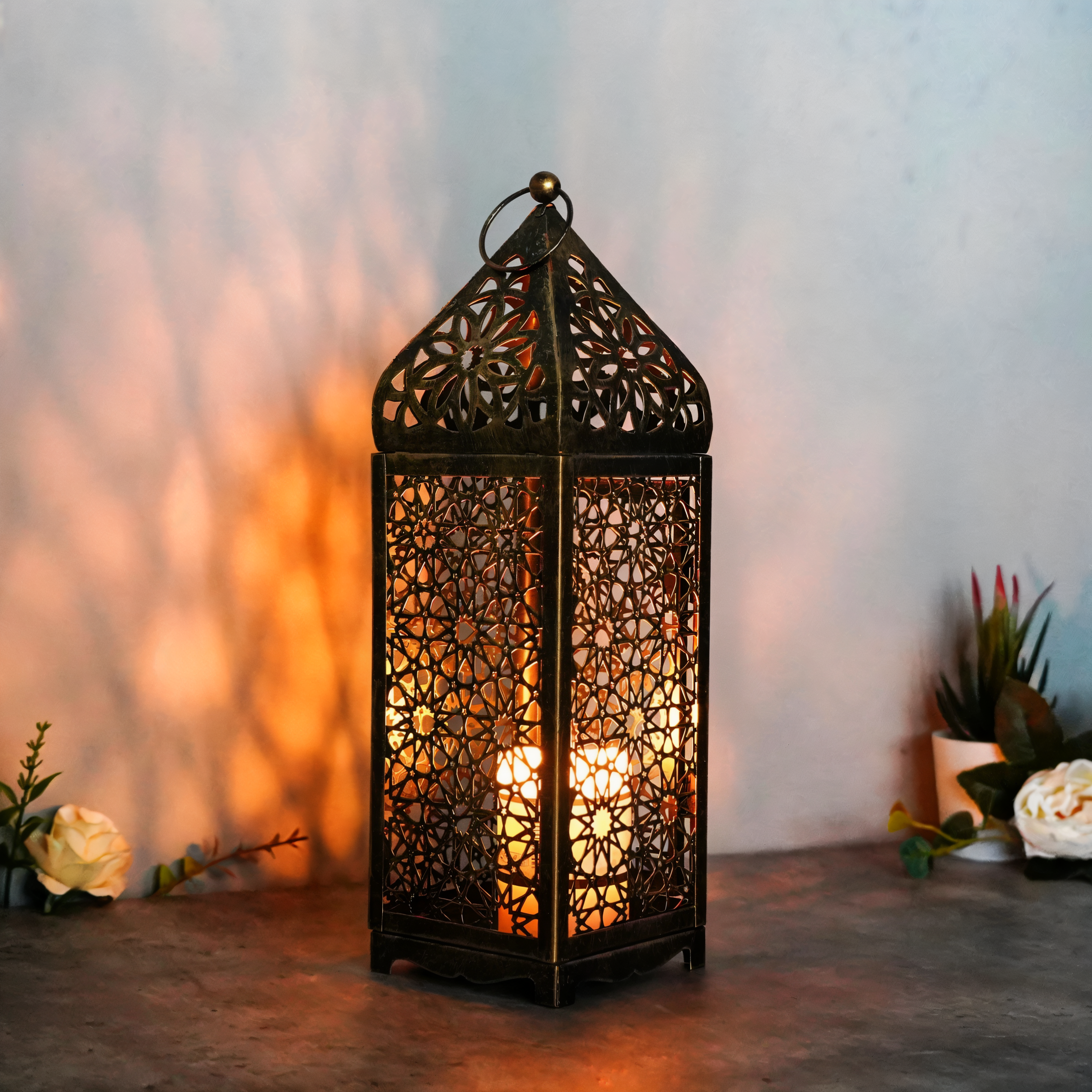Vionessa Decorative Iron Candle Holder