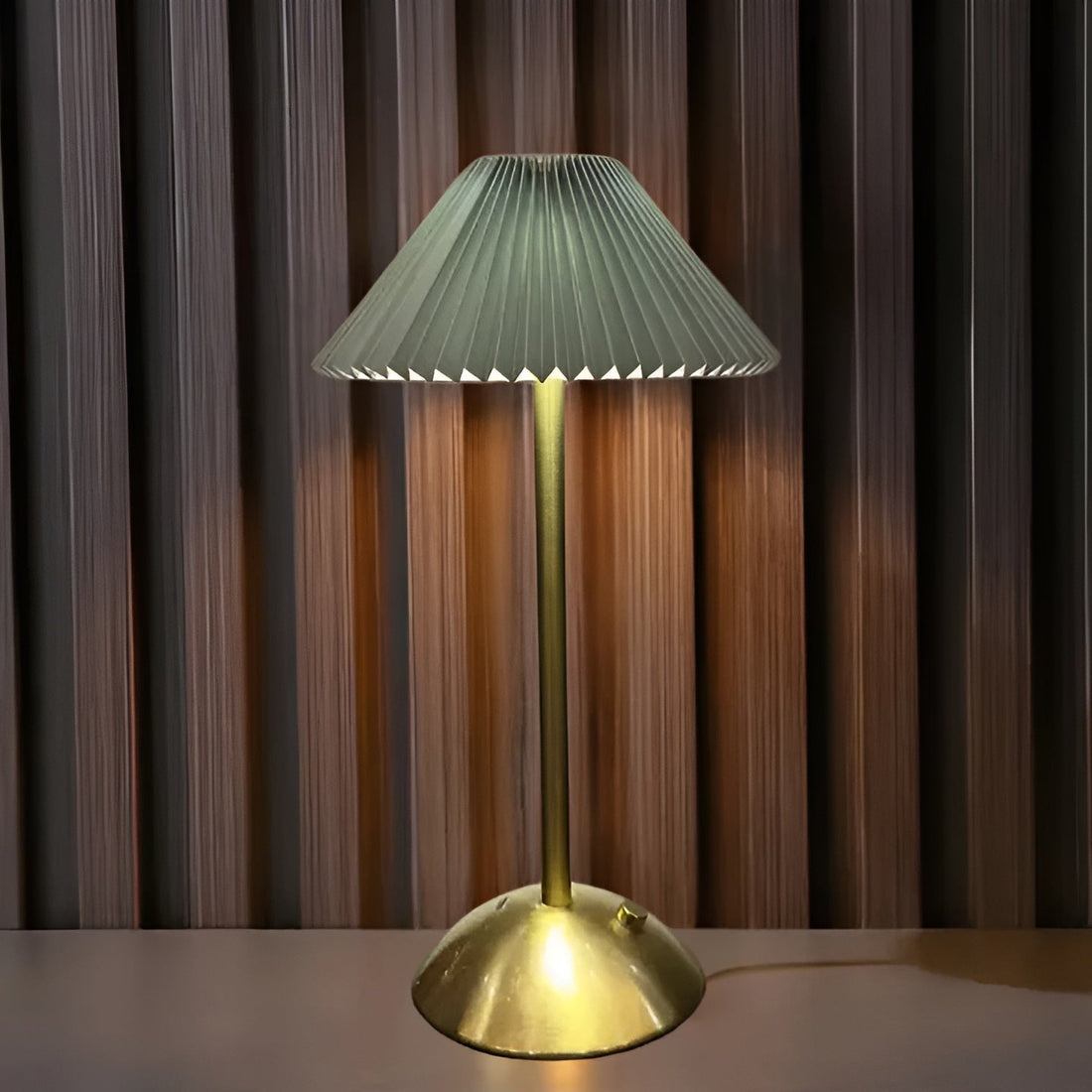 LumiFlex Wireless Table Lamp