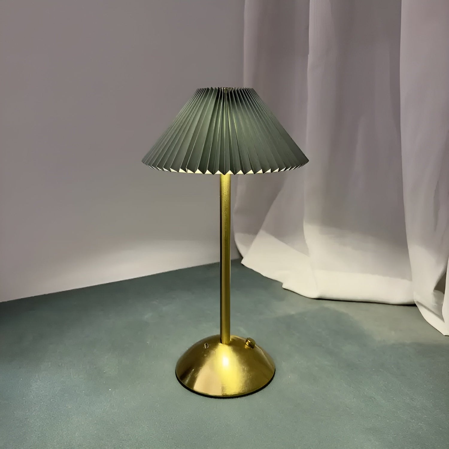 LumiFlex Wireless Table Lamp