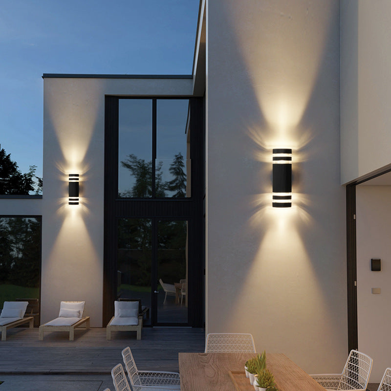 Lystria Outdoor Wall Light