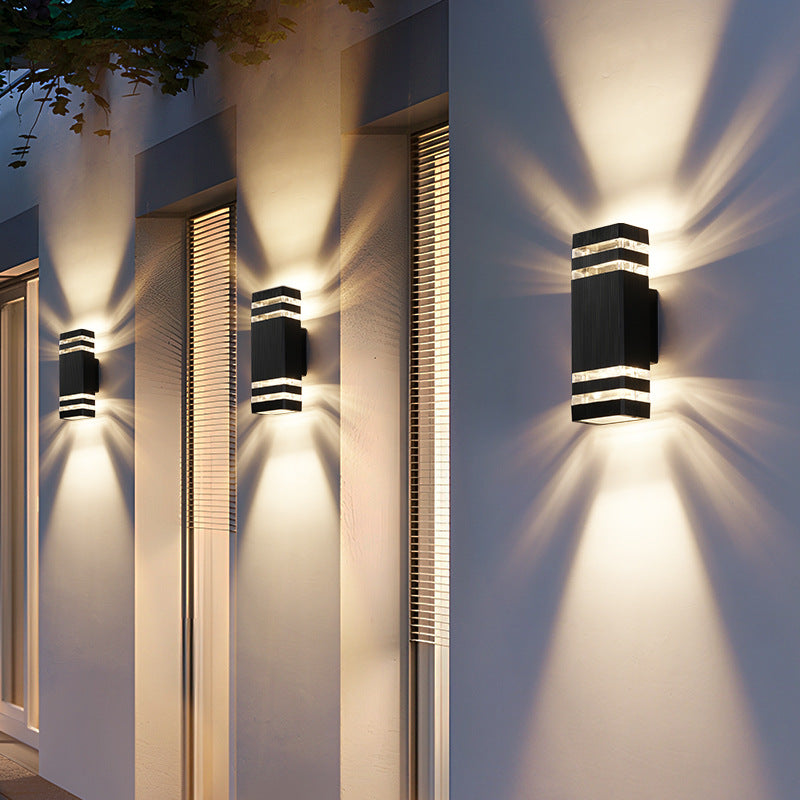 Lystria Outdoor Wall Light